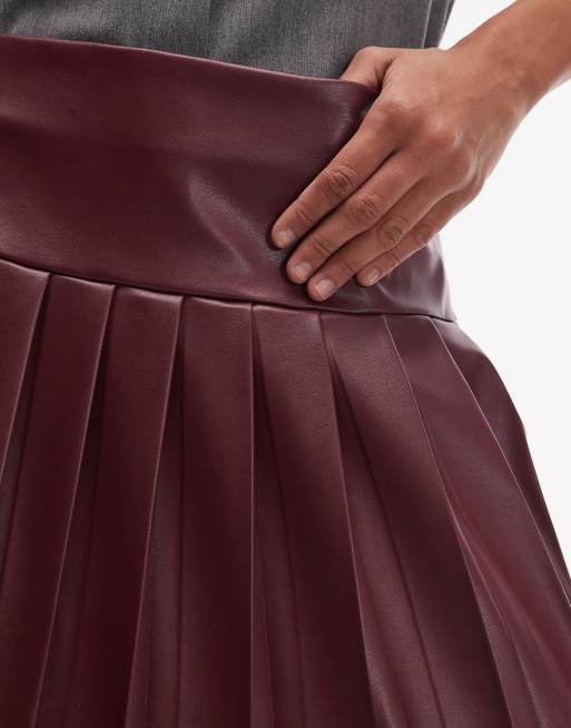 ASOS DESIGN PU pleated mini skirt in burgundy, 4 of 5