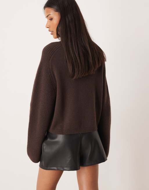 ASOS DESIGN – PU-Shorts in Schwarz mit mittelhohem Bund, 3 von 5