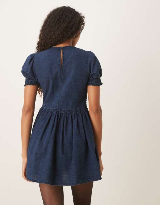 ASOS DESIGN puff sleeve denim mini dress with shirred front in rinse, 3 of 4