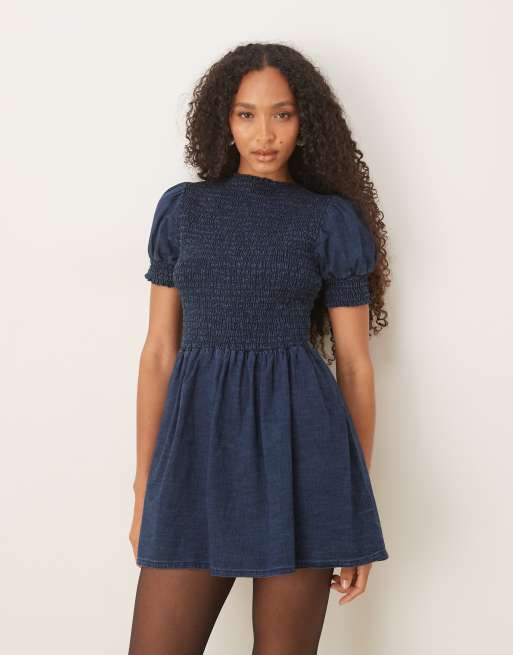 ASOS DESIGN puff sleeve denim mini dress with shirred front in rinse, 4 of 4
