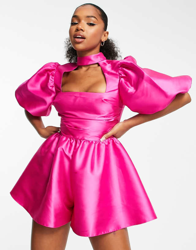 ASOS DESIGN - puff sleeve taffeta playsuit with cut out in hot pink