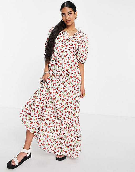 Women puff sleeve tiered maxi dress in strawberry print 