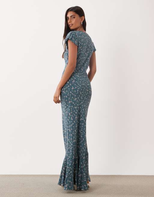 ASOS DESIGN puff sleeve v neck maxi tea dress in dark green ditsy print, 4 of 4