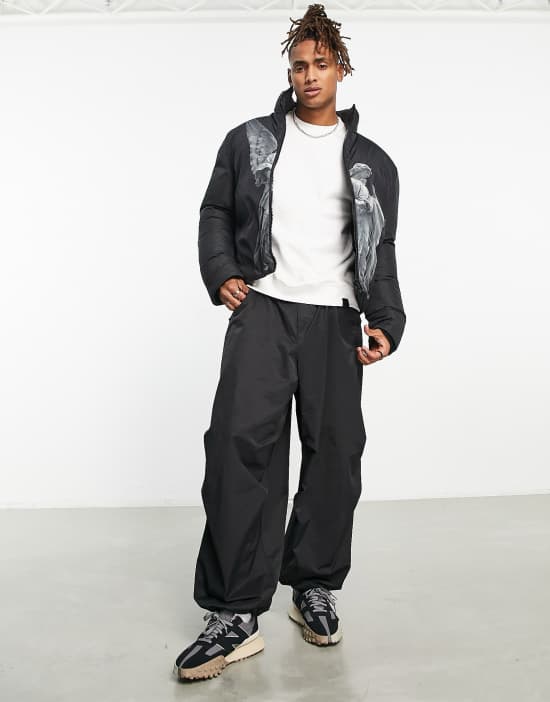 https://images.asos-media.com/products/asos-design-puffer-jacket-with-statue-print/203087131-3?$n_550w$&wid=550&fit=constrain