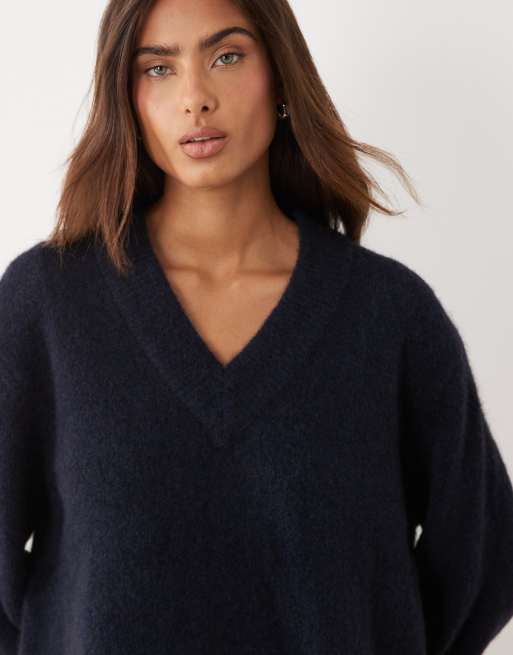 ASOS DESIGN pull col V coupe décontractée bleu marine, 3 de 4