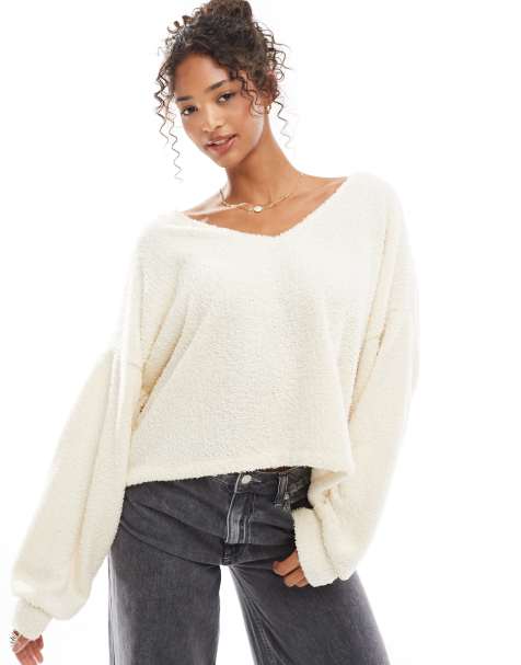 ASOS DESIGN - Pull col V en maille bouclée duveteuse - Crème - view 1