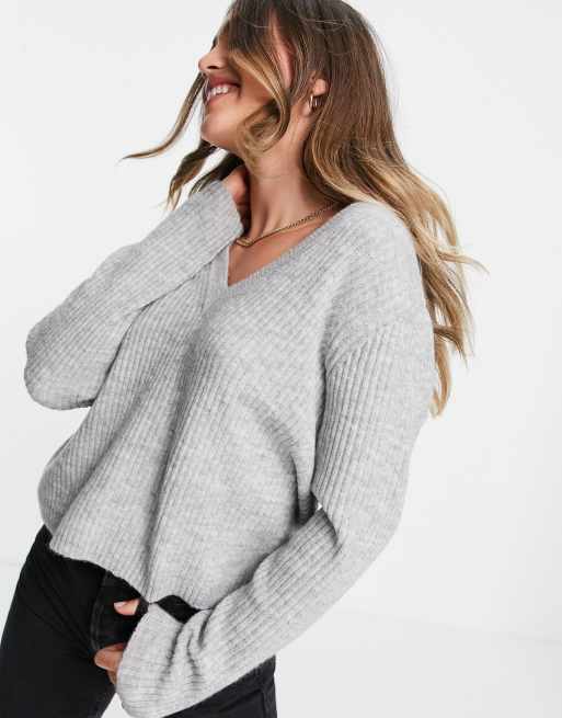 ASOS DESIGN - Pull côtelé coupe carrée à col en V - Gris