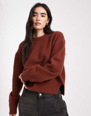 ASOS DESIGN - Pull coupe carrée à col ras de cou et fentes latérales - Caramel | ASOS
