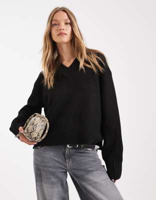 ASOS DESIGN - Pull coupe carrée à col V et fentes latérales - Noir