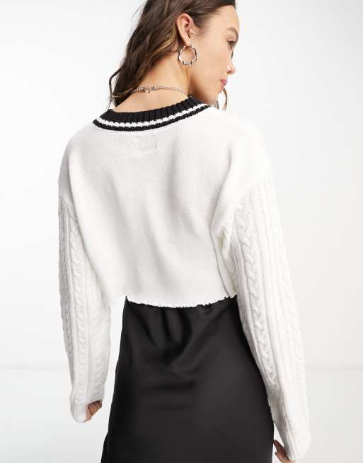 ASOS DESIGN - Pull court style universitaire à ourlet ondulé - Blanc et noir, 2 de 4