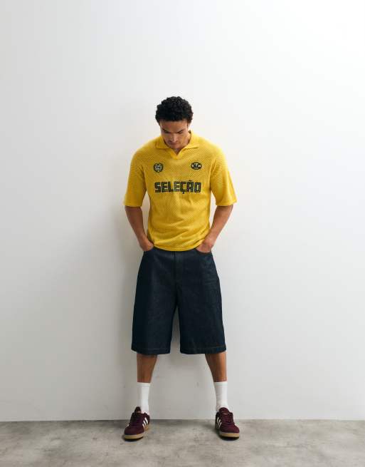 ASOS DESIGN - Pull décontracté style football en maille avec col cranté et broderie - Jaune, 2 de 7