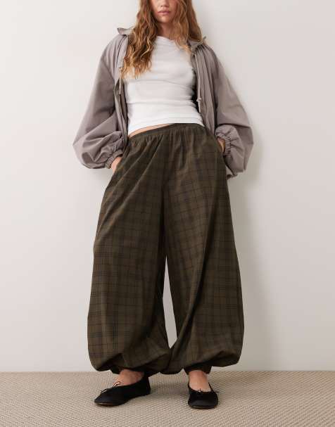 ASOS DESIGN pull on balloon trouser in seersucker check - view 1