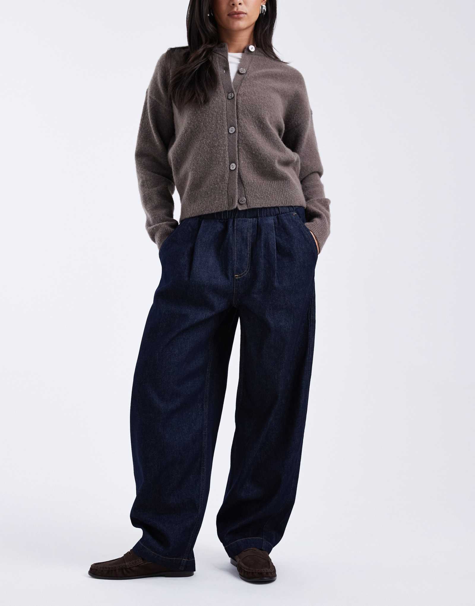 Джинсы ASOS DESIGN с обтягивающими штанинами после стирки с полосканием