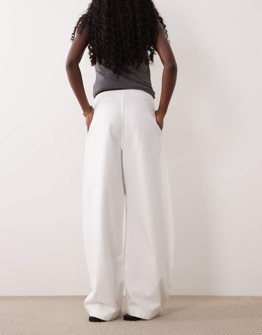 ASOS DESIGN pull on barrelbyxa i vitt, 3 av 5