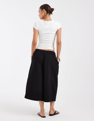 Asos Design Pull On Bermuda Short In Black