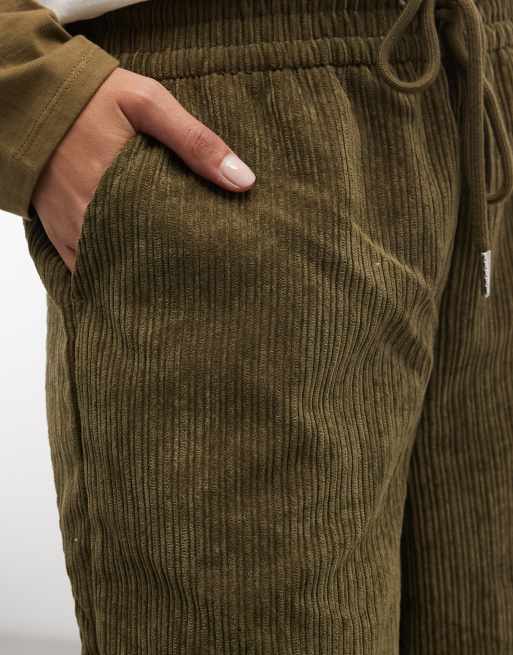 ASOS DESIGN pull on-byxor med resår i midjan och vida ben i mörk khaki, 5 av 5