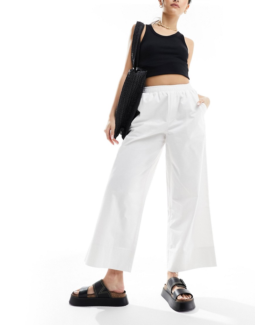 pull on culottes in white