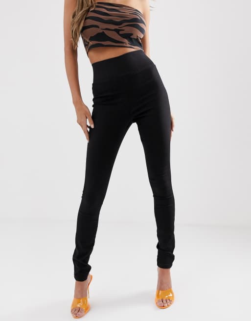 Black pull outlet on jeggings