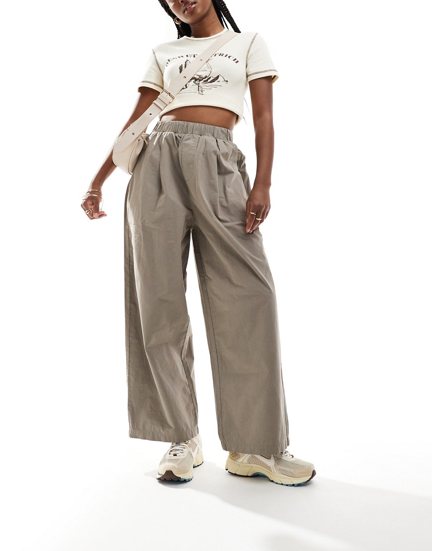 pull on pants with pleat detail in washed khaki-Green
