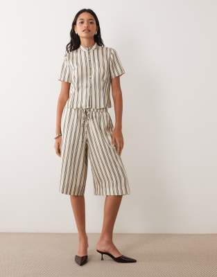 Asos Design Pull On Satin Bermuda In White