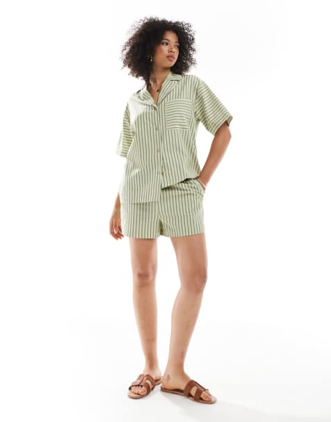 ASOS DESIGN pull on seersucker boxer shorts co-ord in khaki stripe - view 1