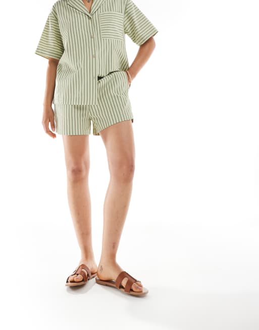 ASOS DESIGN pull on seersucker boxer shorts in khaki stripe - part of a set, 2 of 5