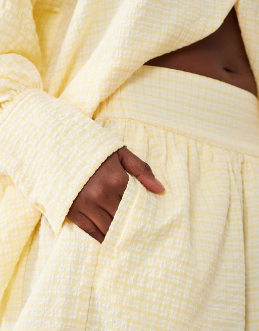 ASOS DESIGN pull on shorts in yellow gingham, 4 of 5
