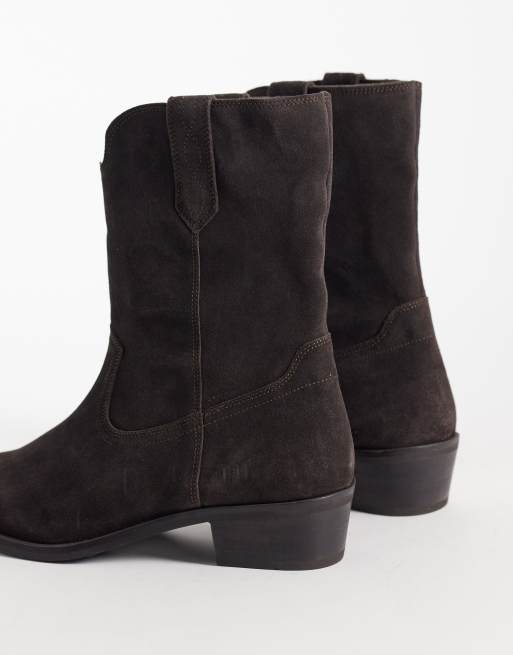 ASOS DESIGN pull on-støvler med cubansk hæl i brun ruskind, 4 af 4