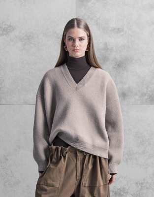 ASOS DESIGN - Pull structuré coupe ultra carrée à col V - Champignon | ASOS