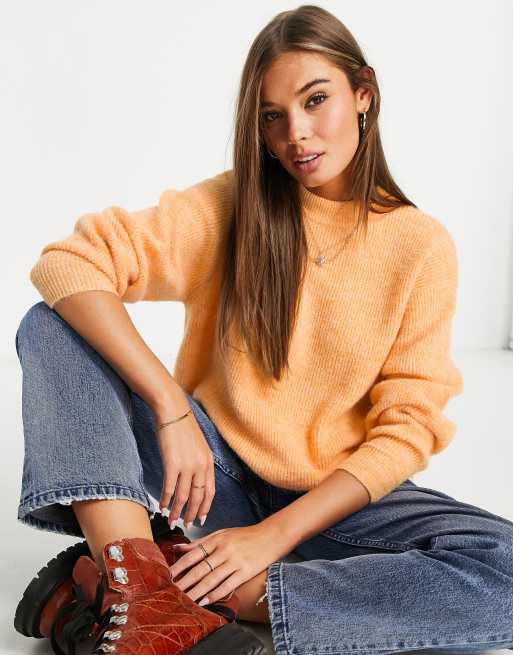ASOS DESIGN – Pullover aus flauschigem Garn in Orange mit Rundhalsausschnitt