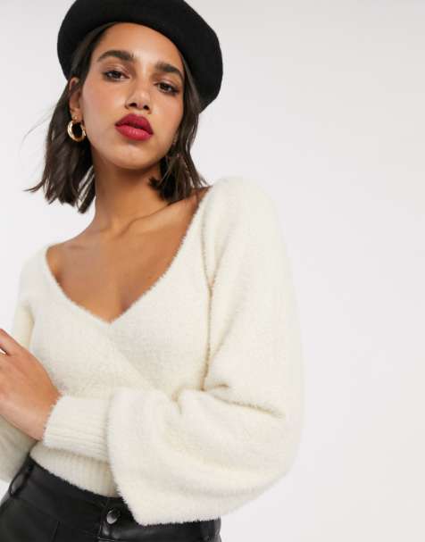 ASOS DESIGN – Pullover aus flauschigem Garn mit V-Ausschnitt