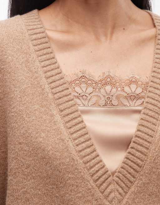 ASOS DESIGN – Pullover in Camel mit tiefem V-Ausschnitt mit Spitzenbesatz, 3 von 4