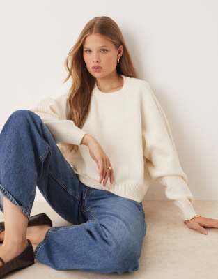 ASOS DESIGN - Pullover in Creme mit Rundhalsausschnitt, Raglanärmeln und Patentstrick-Details an den Ärmeln-Weiß