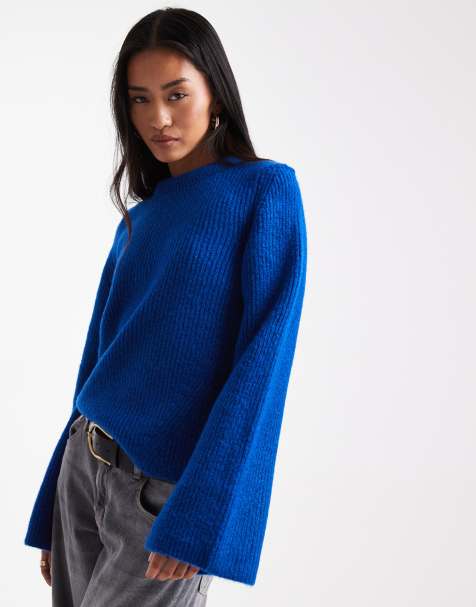 ASOS DESIGN – Pullover in Kobaltblau mit Rundhalsausschnitt und Glockenärmeln - view 1