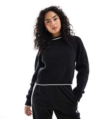 ASOS DESIGN – Pullover in Schwarz und Weiß mit Rundhalsausschnitt, modischen Details und Zierstreifen - view 1