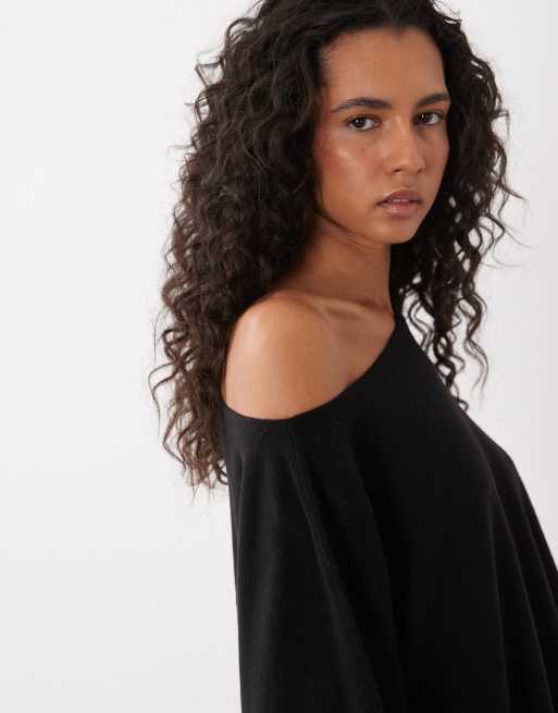 ASOS DESIGN Pullover mit asymmetrischem One-Shoulder-Ausschnitt und Fledermausärmeln in Schwarz, 3 von 4
