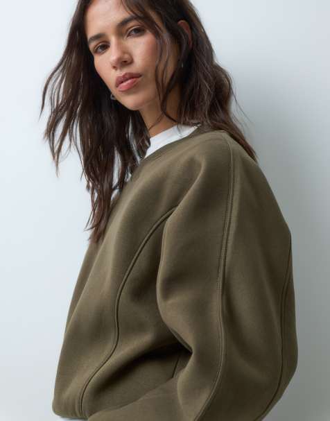 ASOS DESIGN Pullover mit Fledermausärmeln, Nahtdetails, V-Ausschnitt und in Khaki - view 1