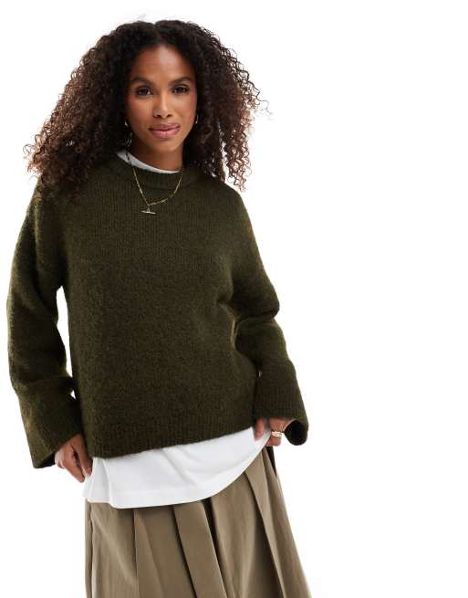 ASOS DESIGN – Puszysty dzianinowy sweter z szerokimi rękawami z imitacji wełny w kolorze leśnej zieleni