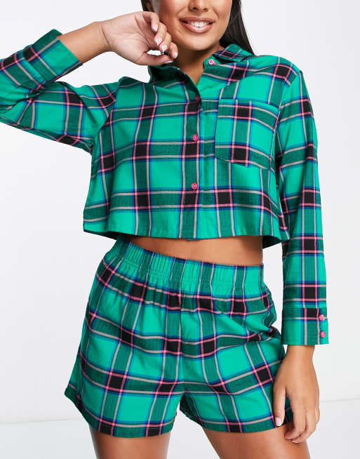 ASOS DESIGN – Pyjama aus Gewebe in Grün kariert, bestehend aus Hemd und Shorts