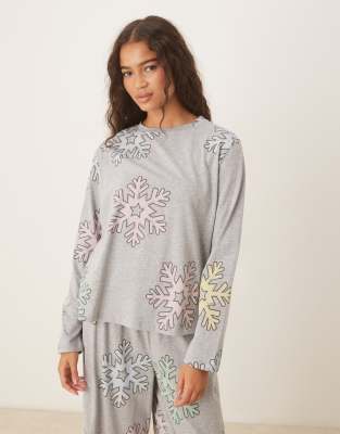 ASOS DESIGN - Pyjama aus langärmligem Oberteil und Hose mit Schneeflockenmuster-Bunt