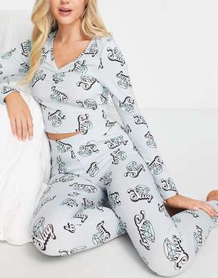 ASOS DESIGN - Pyjama aus langärmligem Oberteil und Leggings in Blau mit „Slay"-Prints