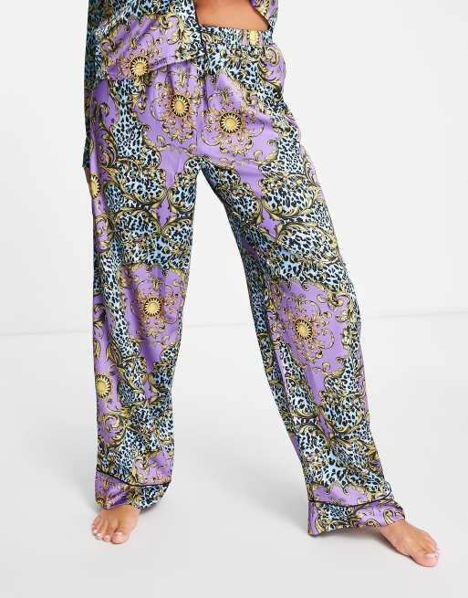 ASOS DESIGN - Pyjama avec chemise et pantalon satiné à imprimé léopard style baroque - Violet, 4 de 4