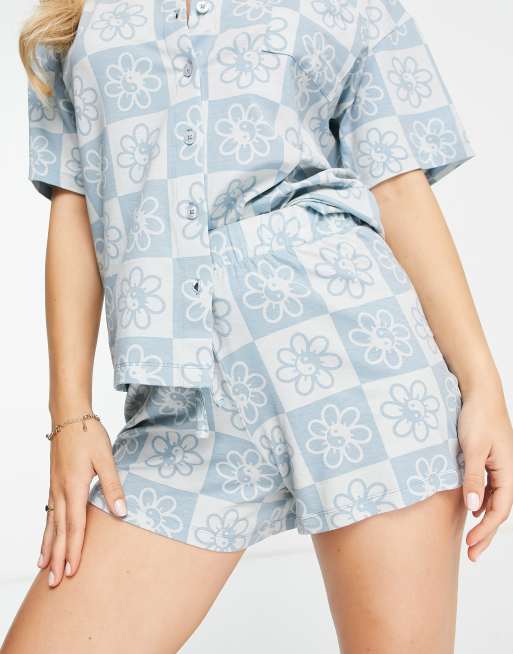 ASOS DESIGN - Pyjama avec chemise et short en viscose à damier et motif fleuri - Bleu, 3 de 4