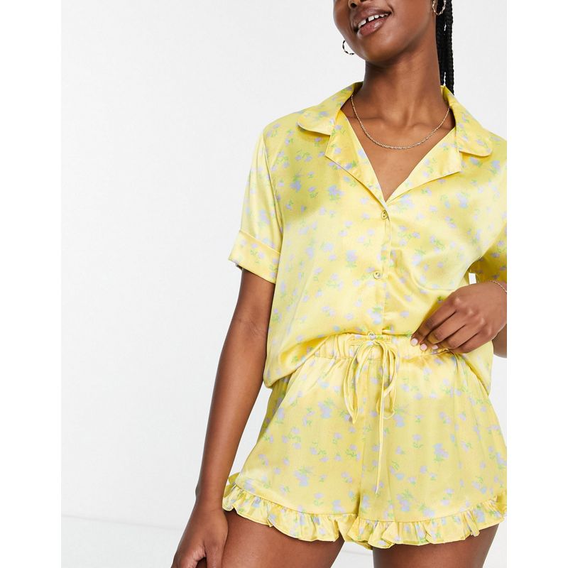 DESIGN – Pyjama bestehend aus Satinhemd und Rüschen-Shorts mit Blumenmuster
