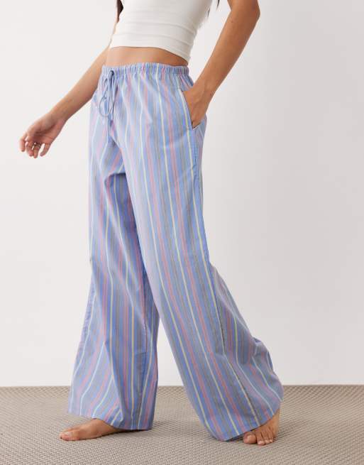 ASOS DESIGN – Pyjama-Hose aus Webstoff in Blau mit feinem buntem Streifenmuster, 2 von 4