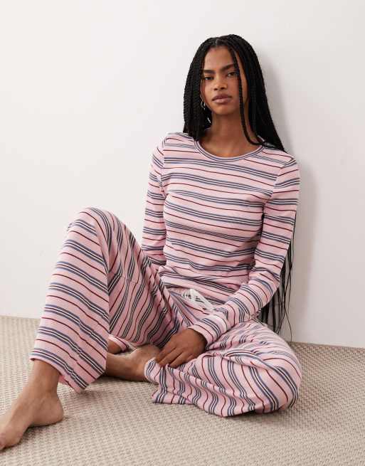 ASOS DESIGN – Pyjama in Lila und Flieder gestreift, mit langärmligem Oberteil und weiter Hose, 3 von 4