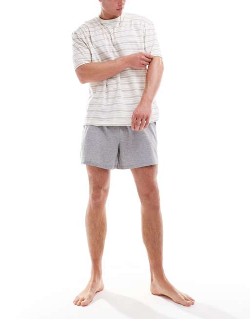 ASOS Design – Pyjama mit gestreiftem T-Shirt und Shorts, 3 von 4
