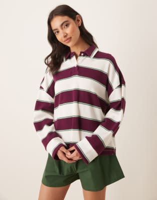 ASOS DESIGN - Pyjama mit langärmligem, gestreiftem Polohemd und Shorts-Rot