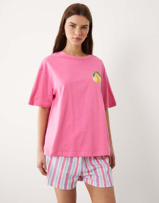 ASOS DESIGN – Pyjama mit Oversize-T-Shirt mit Limonadengrafik und Shorts in Blau und Rosa gestreift, 2 von 4