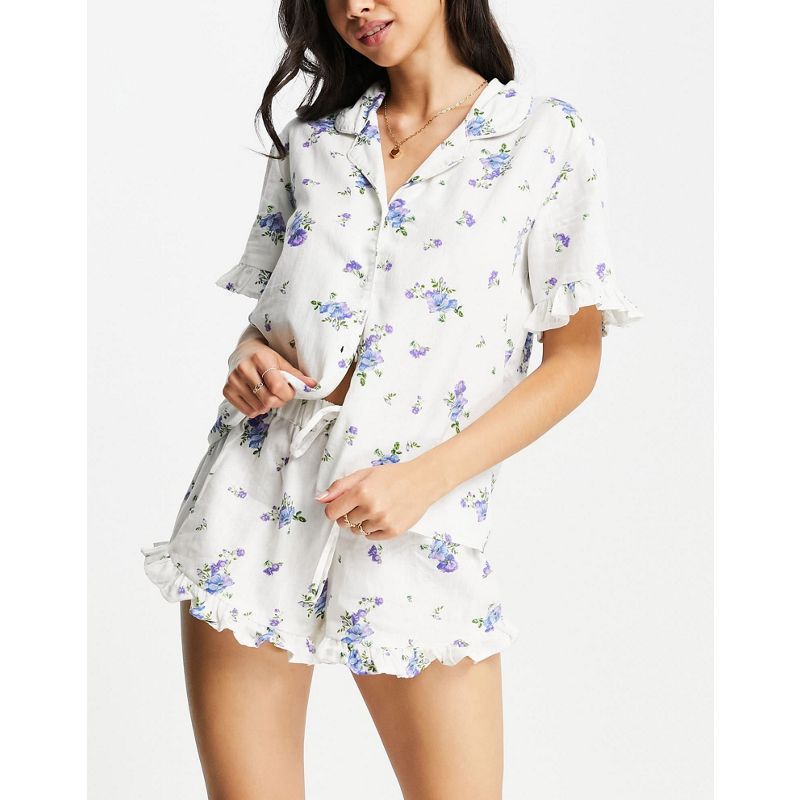 DESIGN – Pyjama-Set aus Leinen mit geblümtem Hemd und Shorts mit Rüschen in Creme & Blau